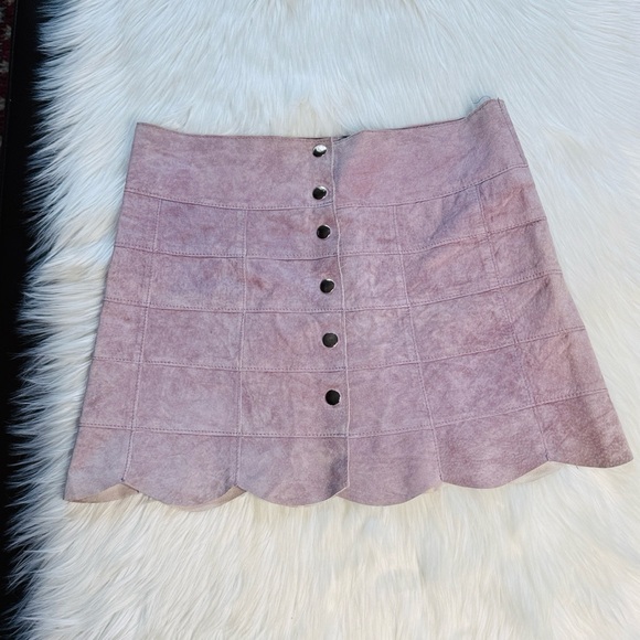 bebe Dresses & Skirts - Bebe Lilac Suede Scallop Hem Mini Skirt